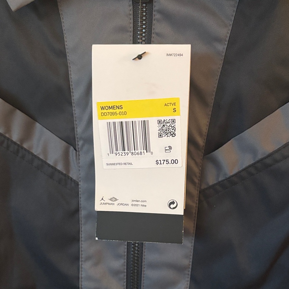 Jordan Women's Black and Gray Utility Jacket - Picture 12 of 13